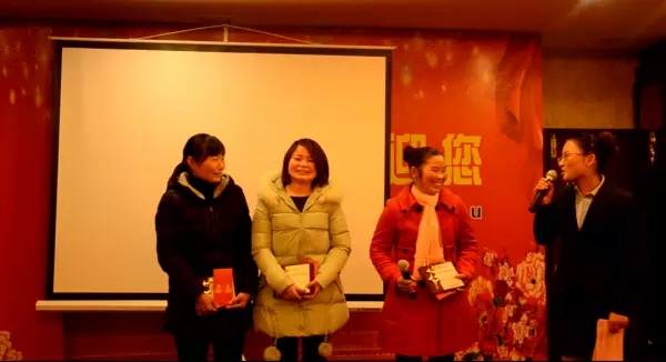 戰(zhàn)斗在一線(xiàn)生產(chǎn)車(chē)間的三位優(yōu)秀員工